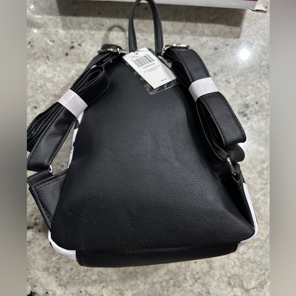 NWT Never Been Used Disney Loungefly 101 Dalmatians Mini Backpack - Picture 2 of 3